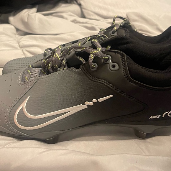 Nike hyper diamond elite 4 softball cleats - Picture 2 of 6
